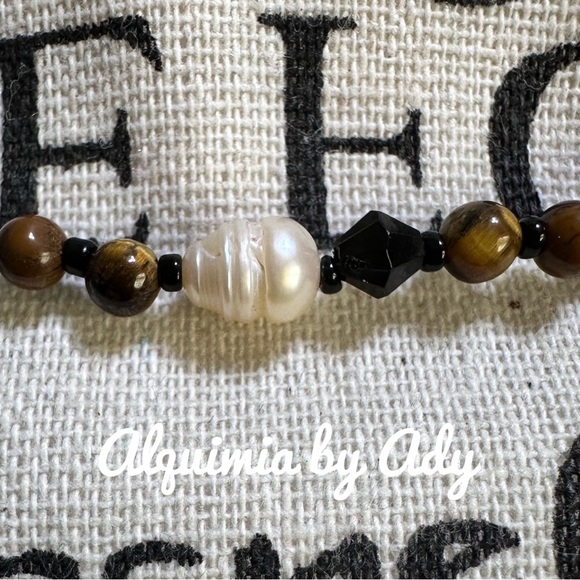 Super dainty tiger’s eye onyx and freshwater pearl necklace beaded puka - Picture 3 of 5